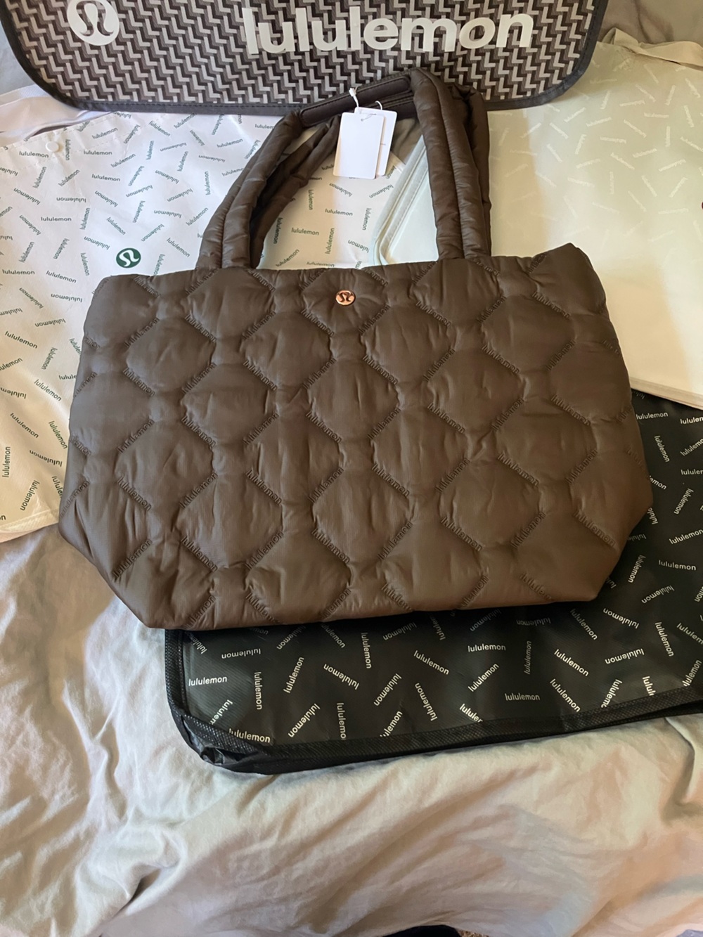 NWT Lululemon Quilty Pleasures Tote, 12 L, Walnut Crunch